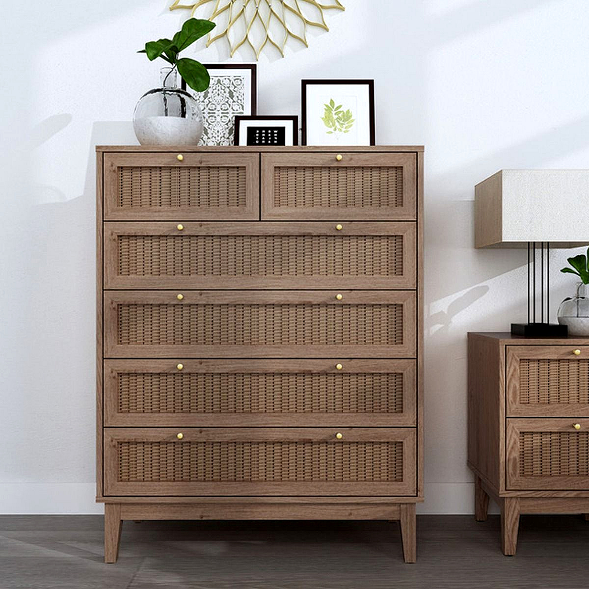chest of drawers