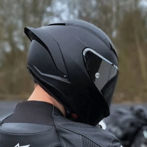 Motorcycle Helmets