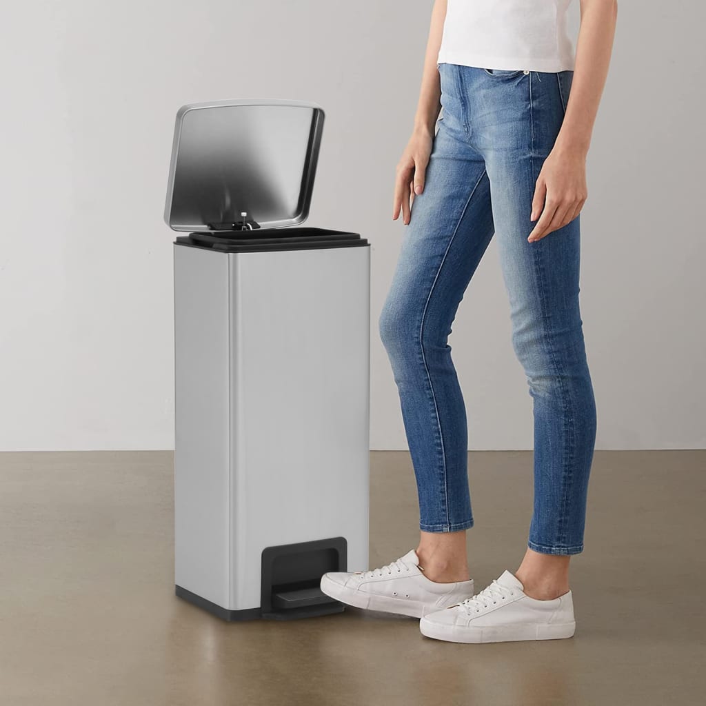 Dustbin with Pedal Anti-fingerprint 30L Silver Stainless Steel - Style and Chic