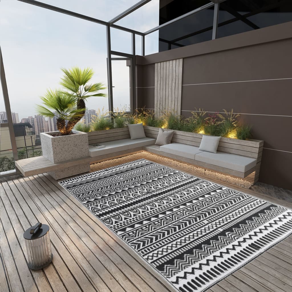 Outdoor Rug Black 140x200 cm PP - R and M Furniture