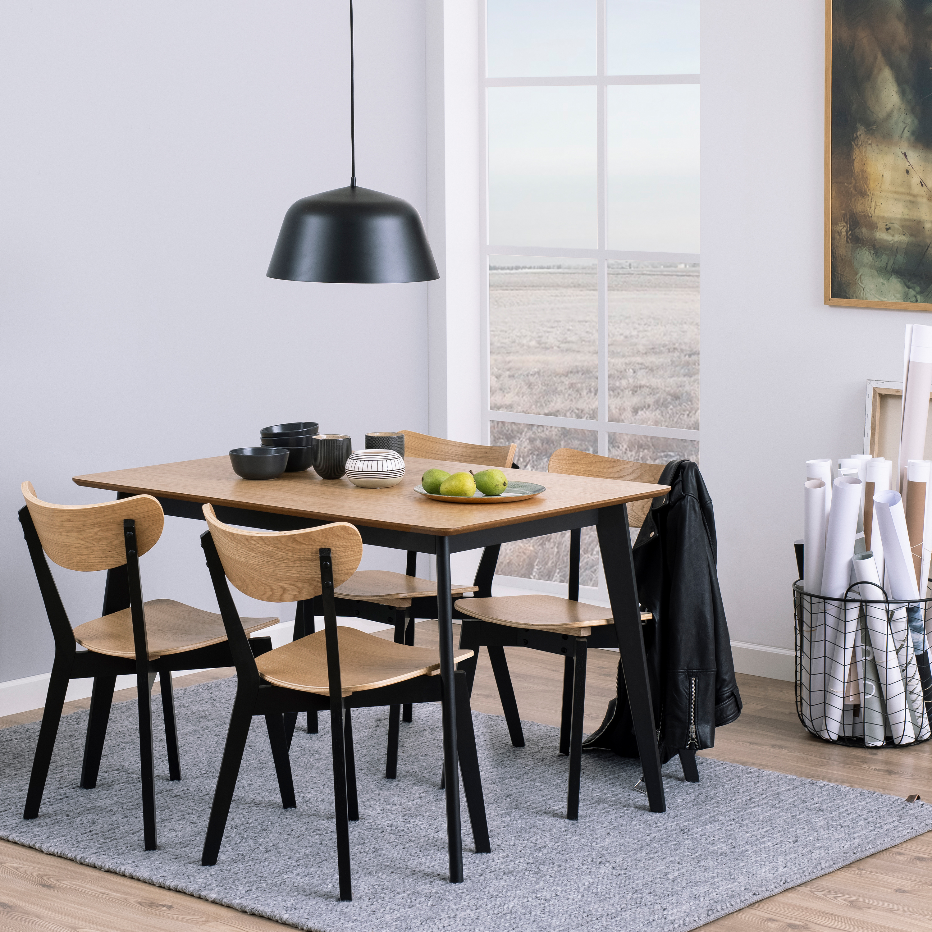 ROXEN Dining Table in Oak and Black Included 4 Dining Chairs in Black and Oak - Rosalind Collection