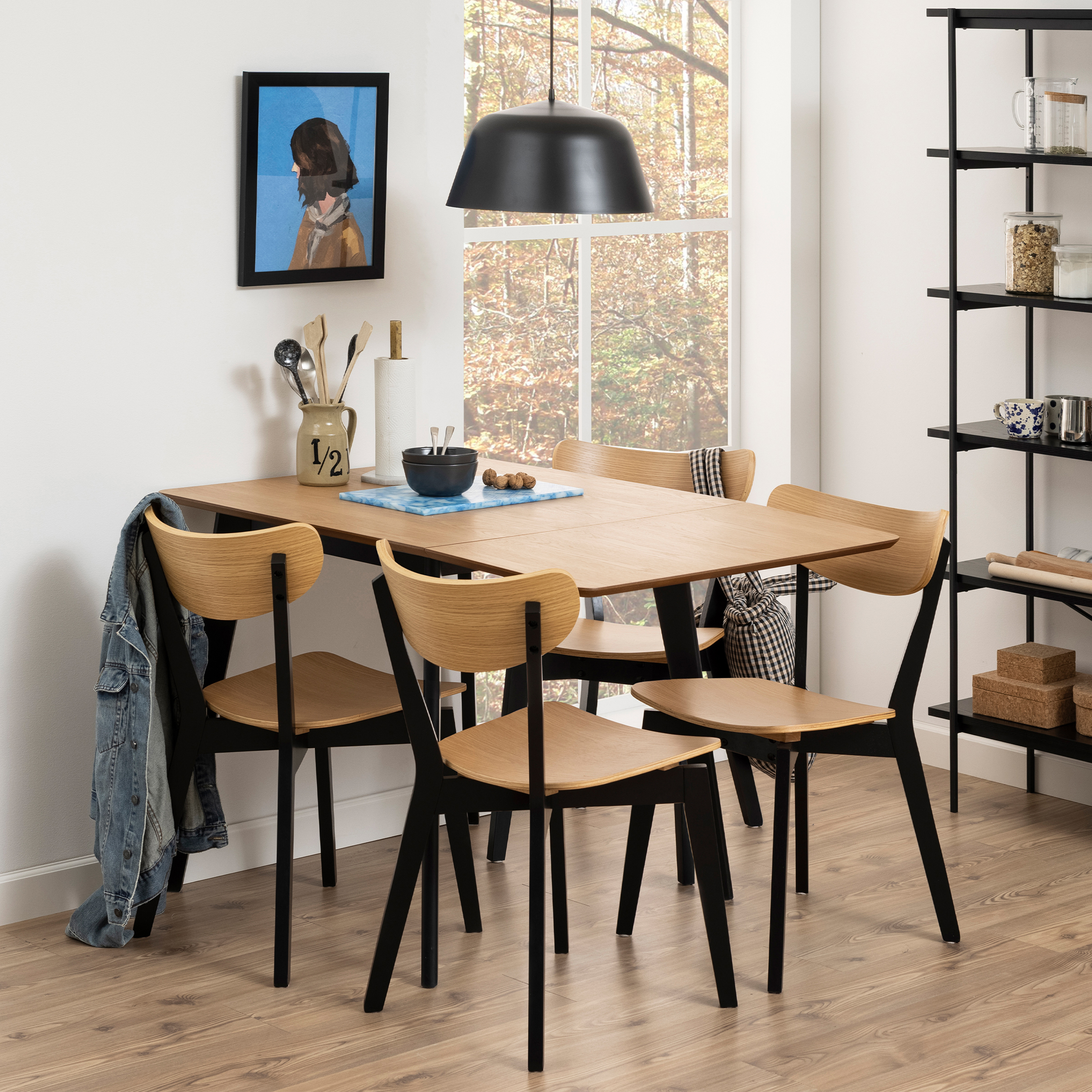 ROXEN Extending Dining Table in Oak and Black Included 4 Dining Chairs in Black and Oak - Rosalind Collection