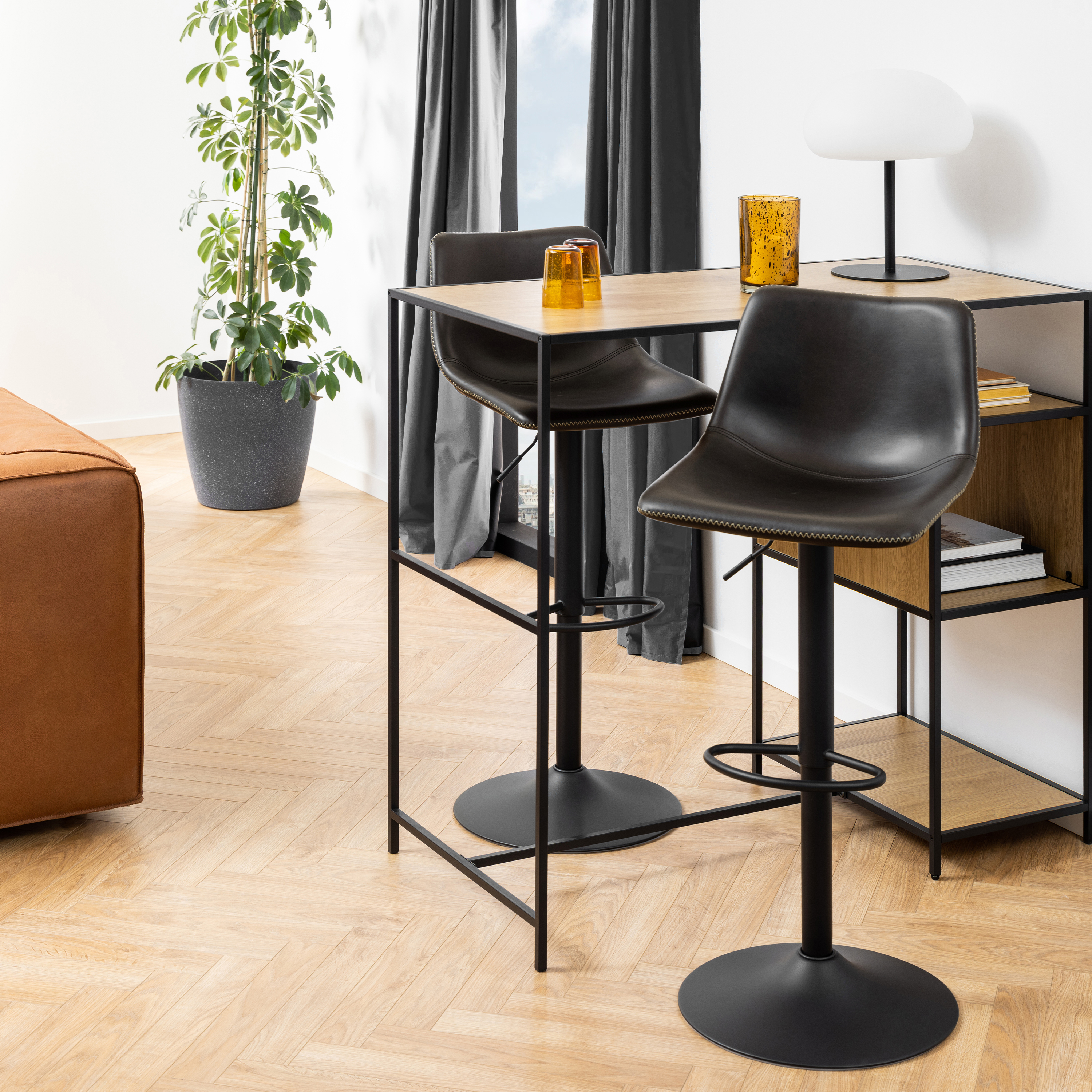 Oregon Bar Stool in Black - Rosalind Collection