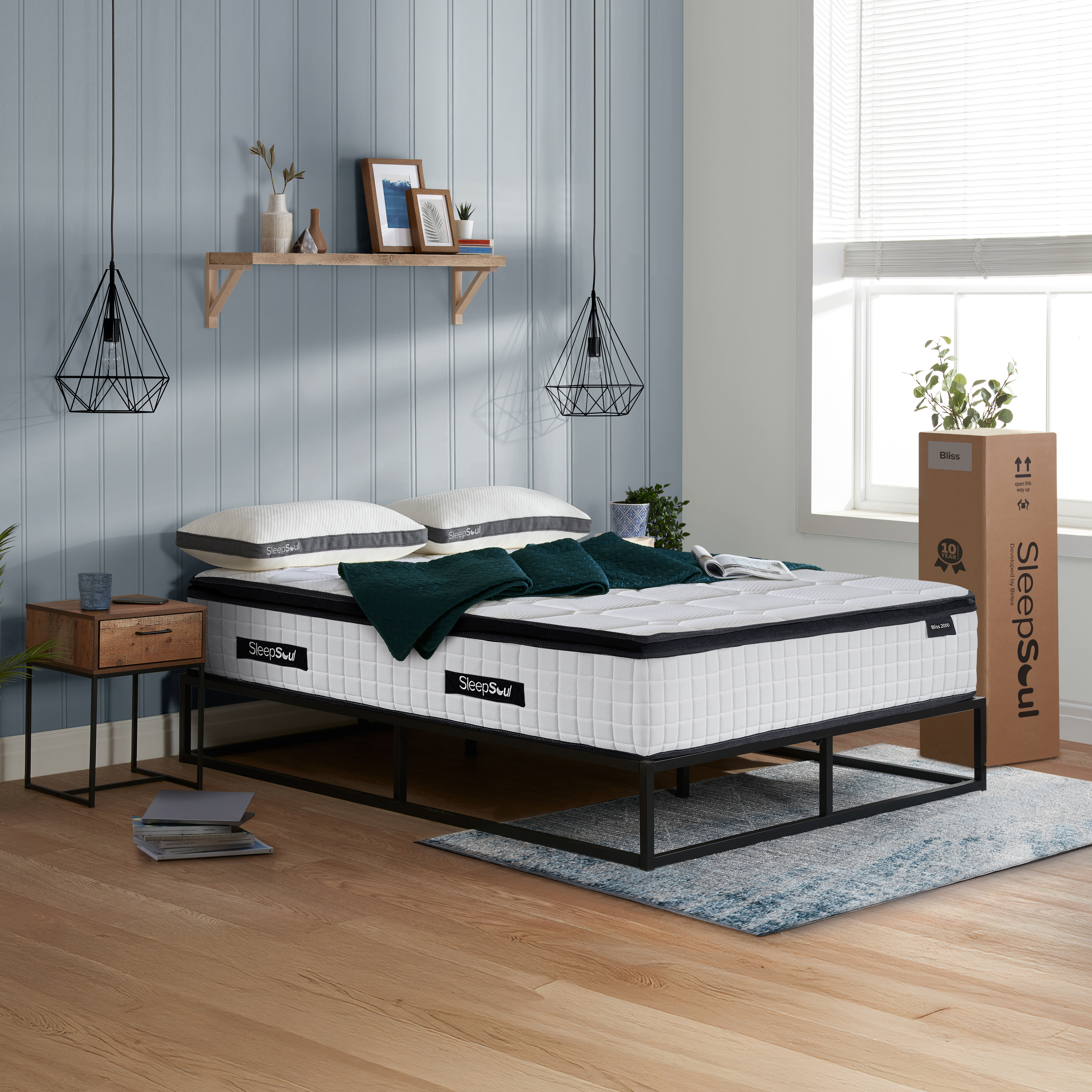 FENIXOR Kingsize Pocket Sprung Mattress 2000 Springs - White and Black - Birlea Essentials