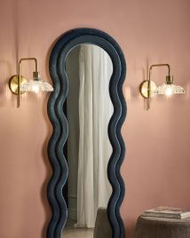 VASERO Wall Light - Black