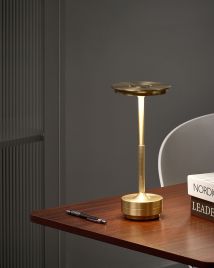 LAMAXO Solar LED Floor Lamp - Black