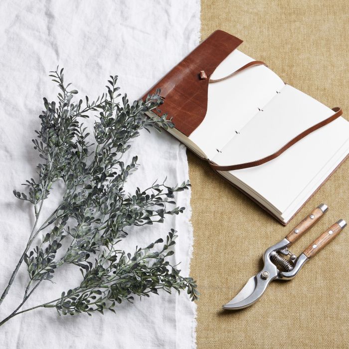 Blackened Grass Spray Stem - Black