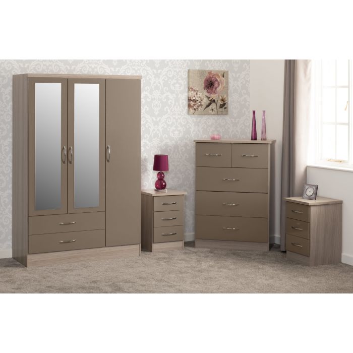 Wardrobe Set - NEWBIGGIN 3 Door Bedroom Set Oyster Gloss Light Oak Effect Veneer 116cm