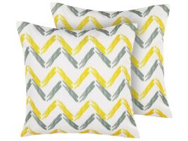 Set of 2 Outdoor Cushions Chevron Pattern 45 x 45 cm Multicolour AFFILE