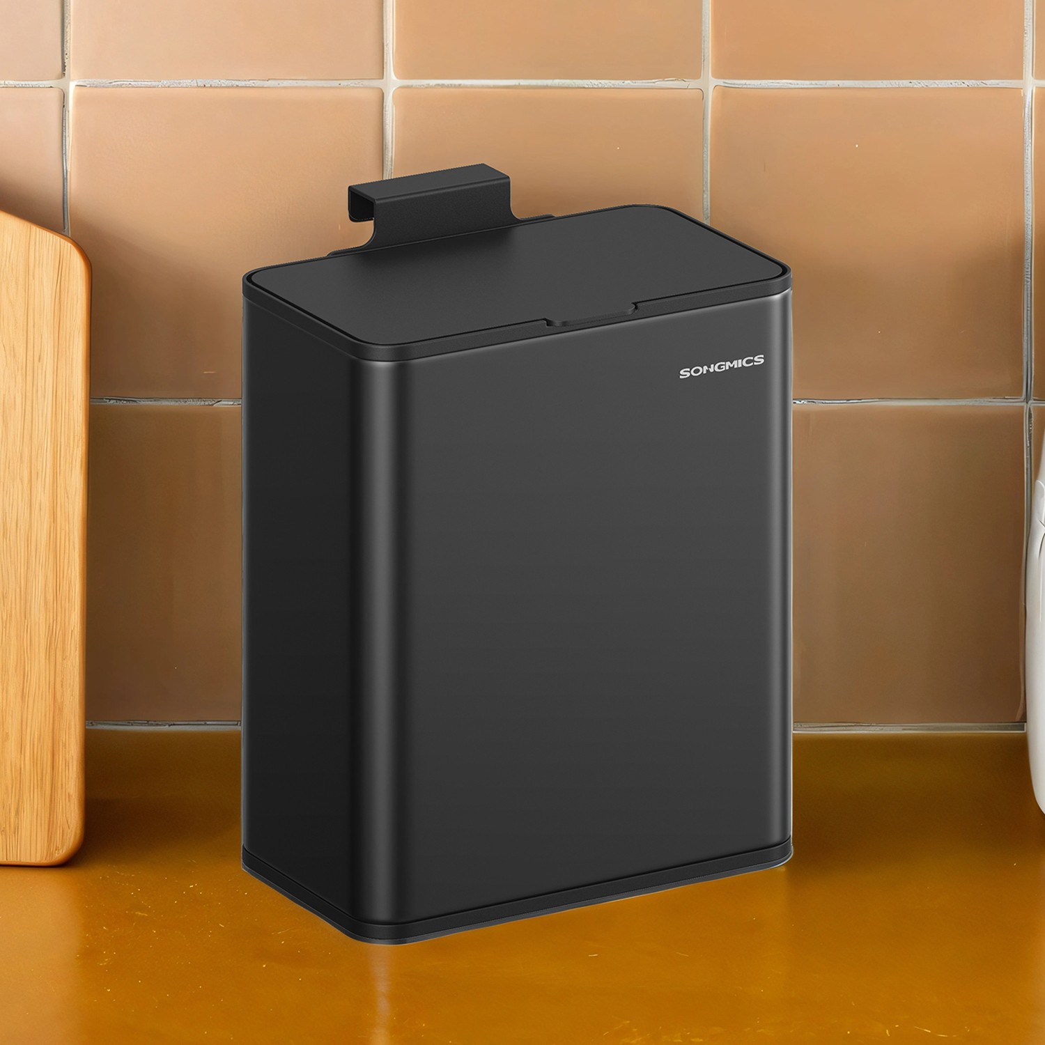 Trash Can - VERRA 8L Hanging Kitchen Bin with Lid Wall Mounted or Cupboard Hanging - Black - Indigo Home