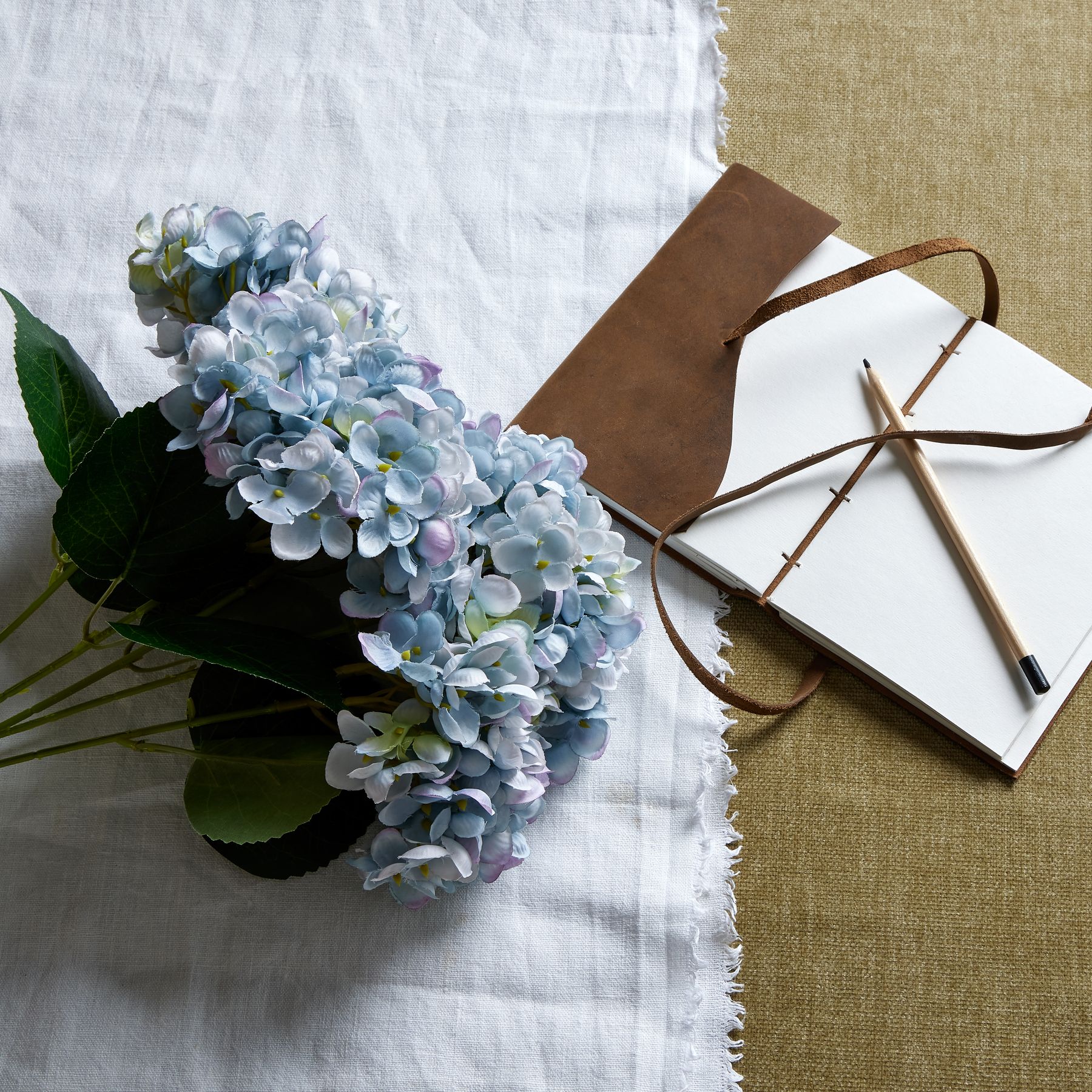 Hydrangea Bunch - Blue - Corinthia Corner