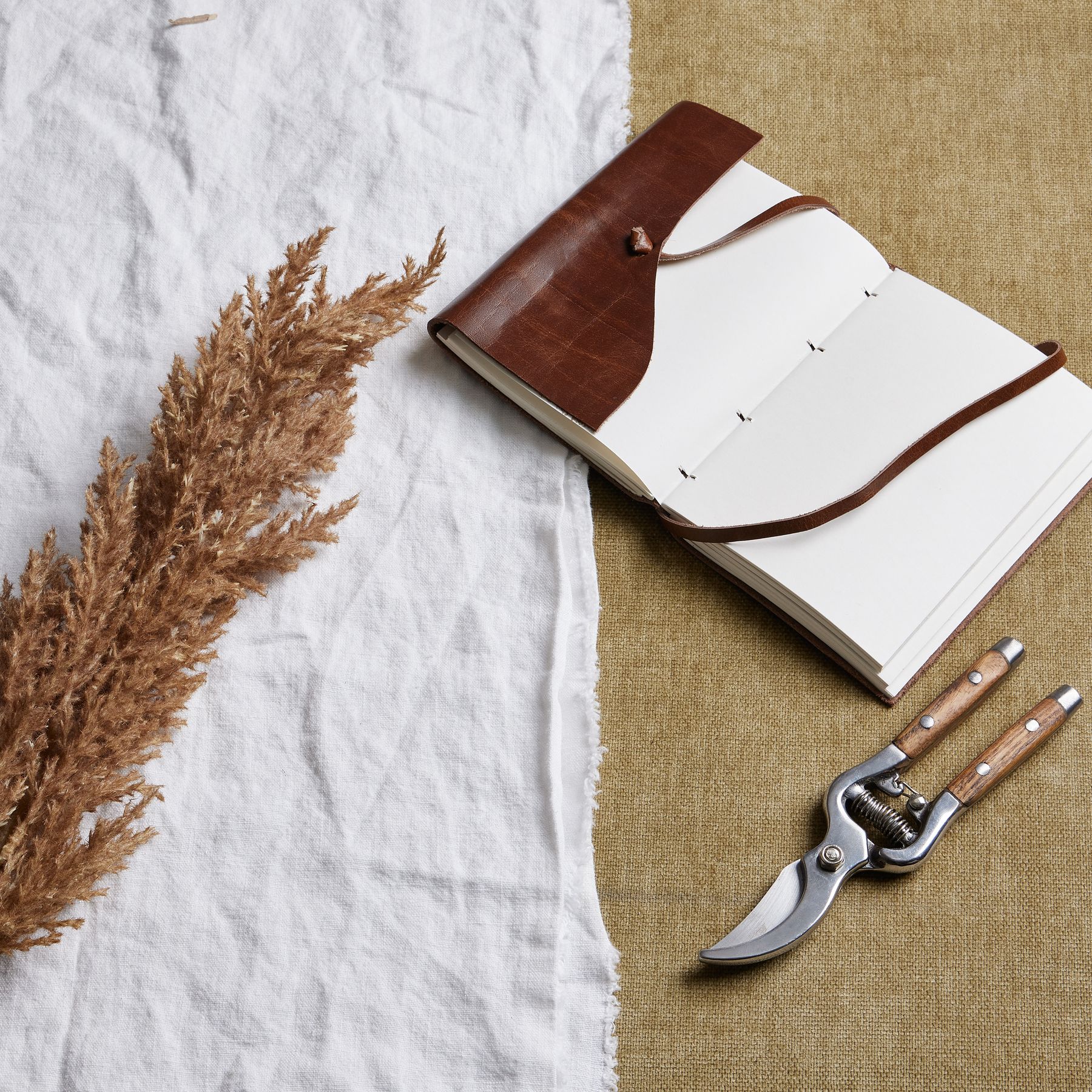 Faux Dried Pampas Grass Stem - Taupe - Corinthia Corner