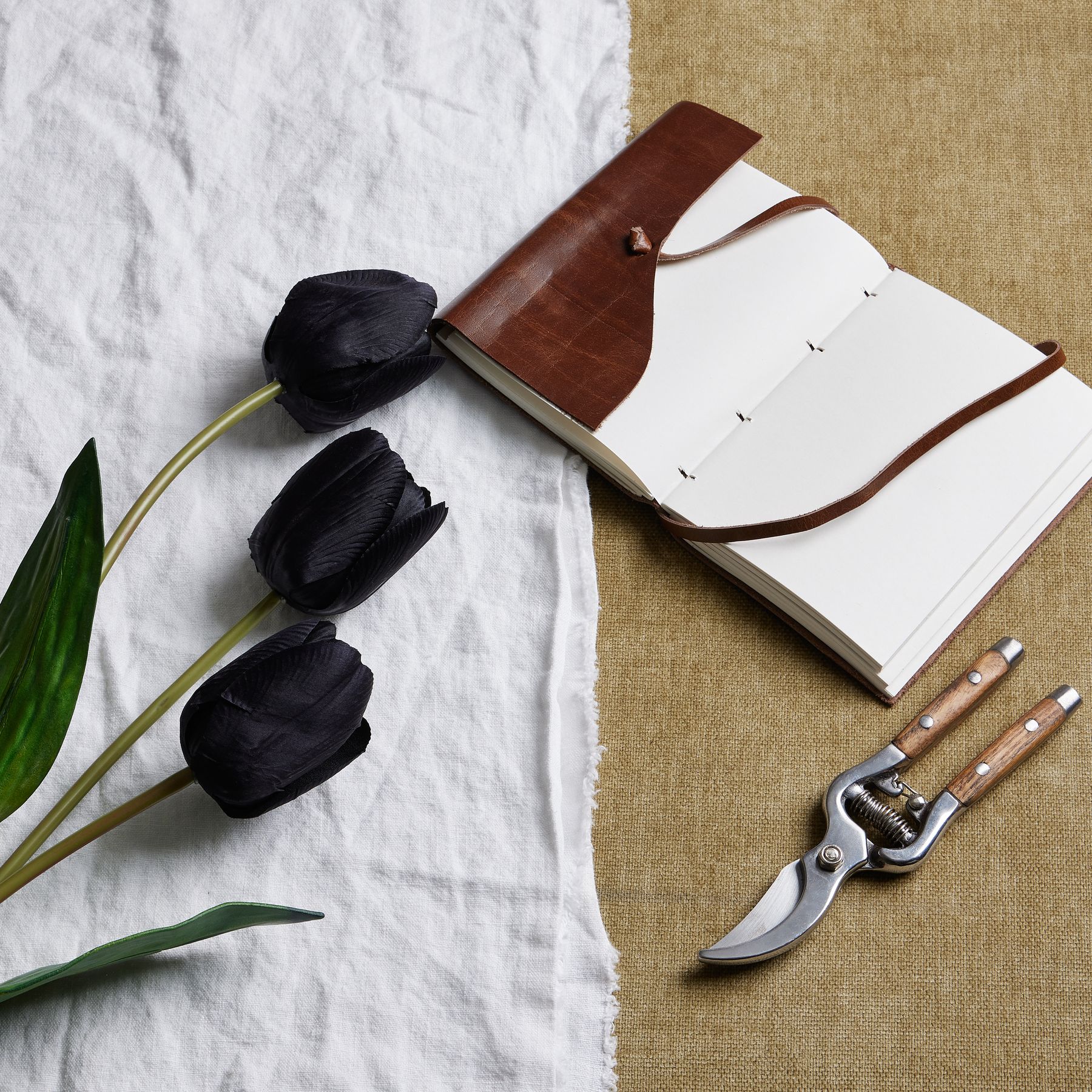 Tall Triple Tulip Stem - Black - Corinthia Corner