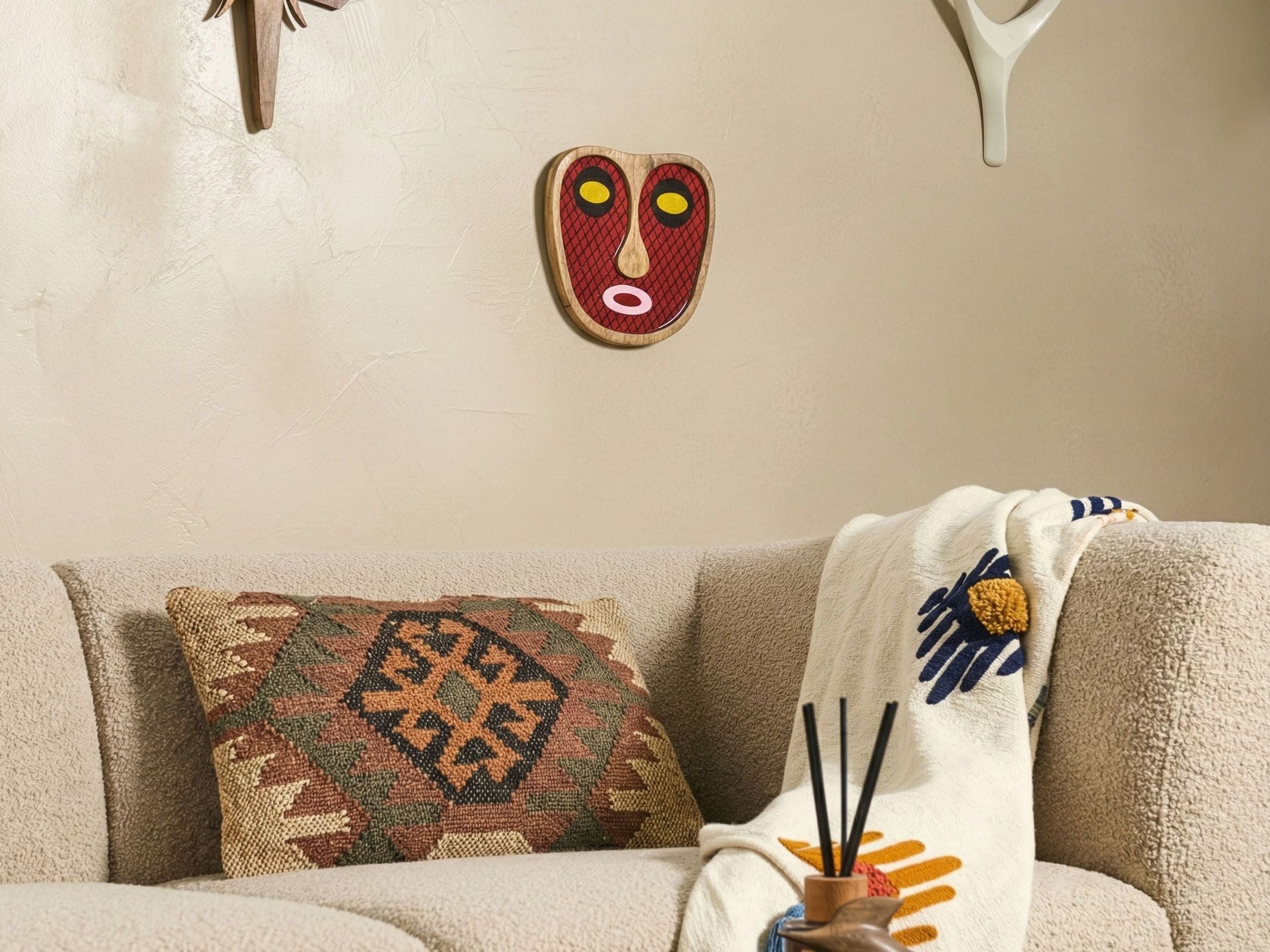 VAFARO Face Wall Art - Red - Gemini Interiors