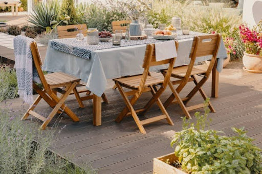 Garden furniture dining set