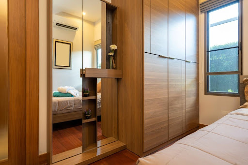 When Is a Small Wardrobe Ideal for Compact Bedrooms